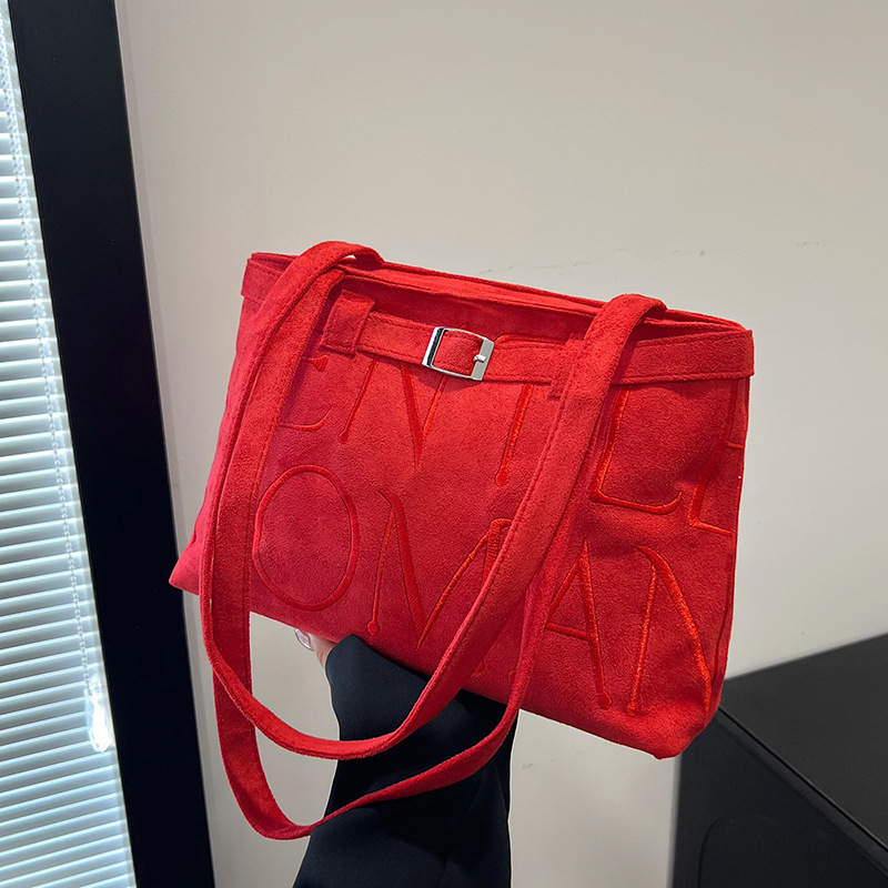 Hímzett betűkkel díszített tote táska matt PU-ból, street-style, zipzáros zárás
