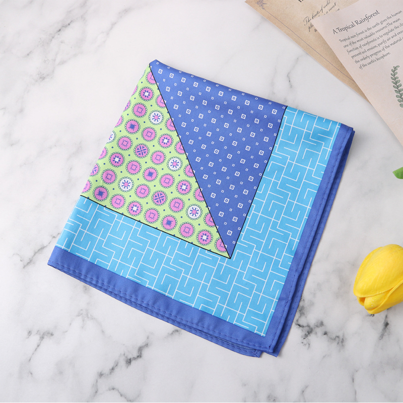 Kabatas lakatiņš ar ģeometrisku rakstu, brīvā stila, poliestera šķiedras audums, pavasaris 2024