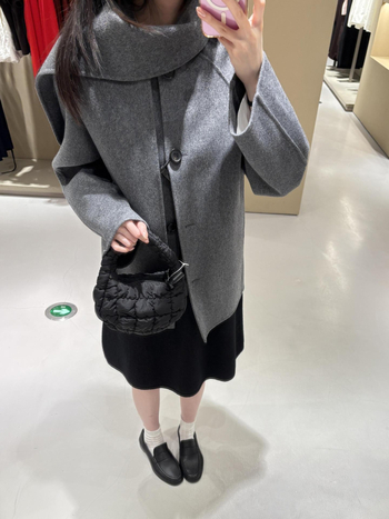 Дамско палто от вълна – средна дължина, шал-яка, реглан ръкави, свободен крой, едноредово закопчаване, едноцветно