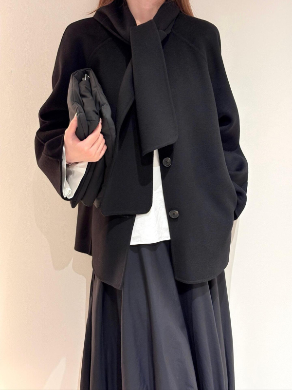 Дамско палто от вълна – средна дължина, шал-яка, реглан ръкави, свободен крой, едноредово закопчаване, едноцветно