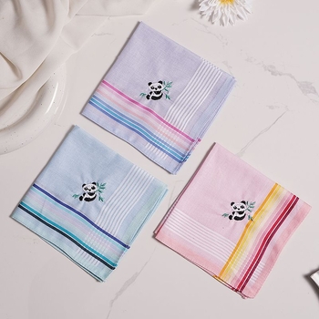 Sieviešu kabatas kvadrāts ar izšuvumu panda (Unique; Pieaugušie; Sakausējums; Pavasaris 2025)