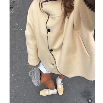 Geacă cu guler înalt, rezistentă la vânt, mâneci raglan, detalii de colaj, material poliester 95%+