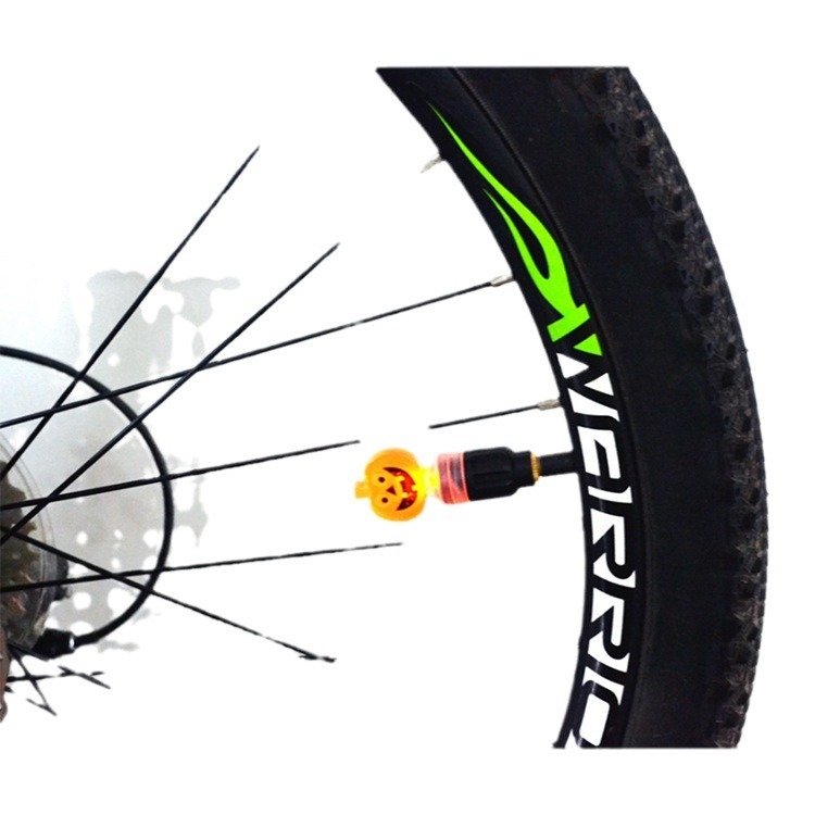 Lumină pentru valve de bicicletă de munte, în formă de dovleac, cu senzor inteligent și far de noapte pentru ciclism