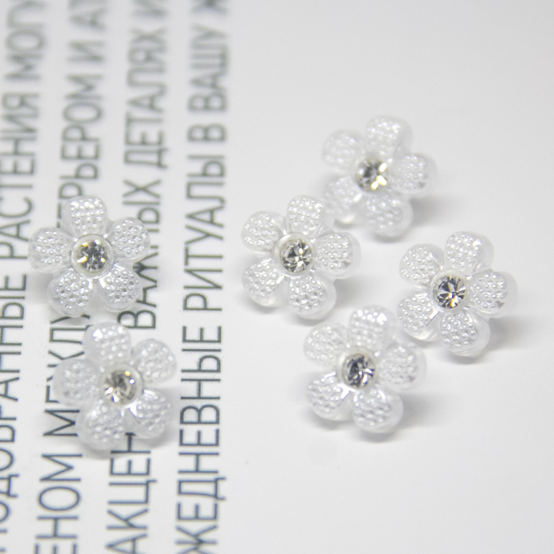 Nasturi din acril cu strasuri - nasturi florali semi-transparenți pentru haine de copii