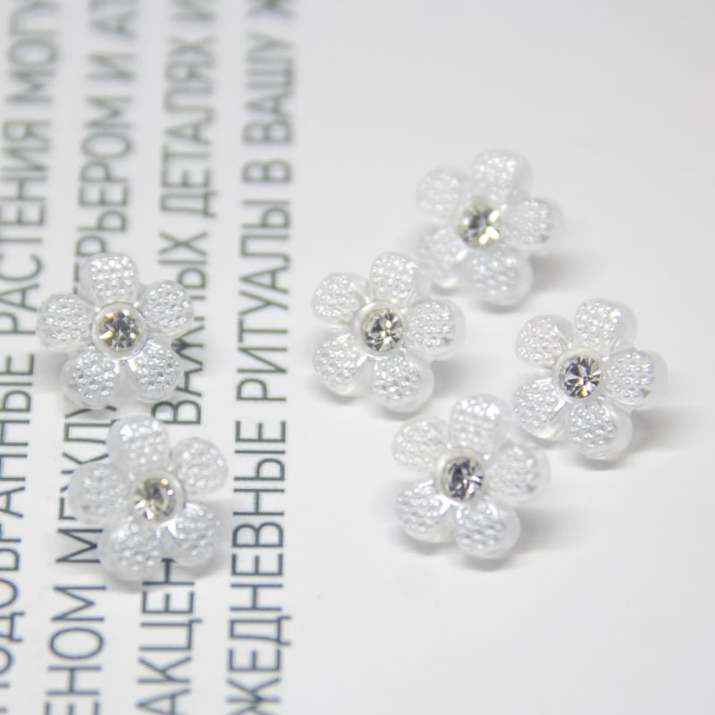 Nasturi din acril cu strasuri - nasturi florali semi-transparenți pentru haine de copii