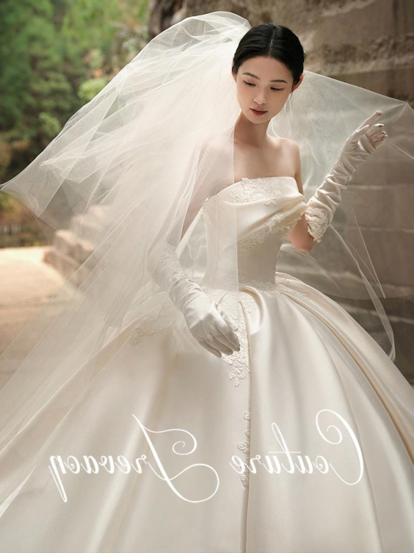 Váll nélküli esküvői ruha, hercegnői sziluett, hosszú szoknya, középső derék, poliészter keverék