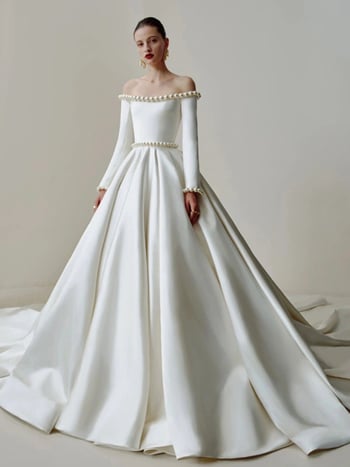 Szatén hosszú ujjú menyasszonyi ruha váll fölötti kivágással, hosszú szoknya, középső derék, poliészter, téli 2025 kollekció