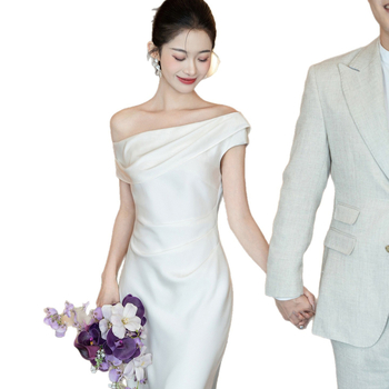 Esküvői ruha, magas derekú szabás, puffos ujjak, rövid szoknya, poliészter anyag