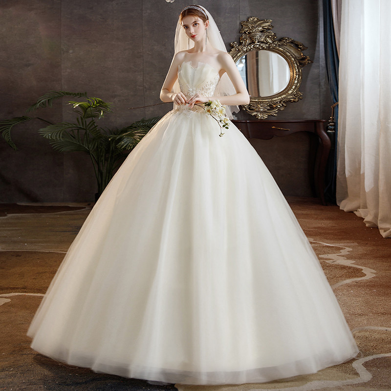 Hosszú esküvői ruha pánt nélküli, Francia erdő ihletésű, könnyű, hálós külső anyag; Poliészter 80%, Len 10%, Acetát 5%, Belső bélés 10%