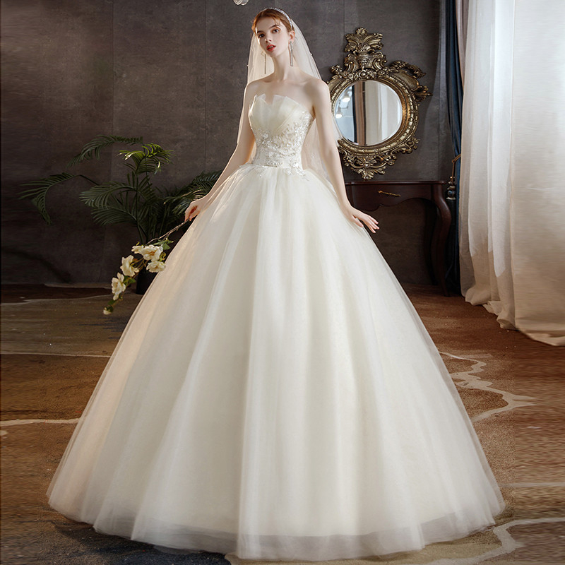 Hosszú esküvői ruha pánt nélküli, Francia erdő ihletésű, könnyű, hálós külső anyag; Poliészter 80%, Len 10%, Acetát 5%, Belső bélés 10%