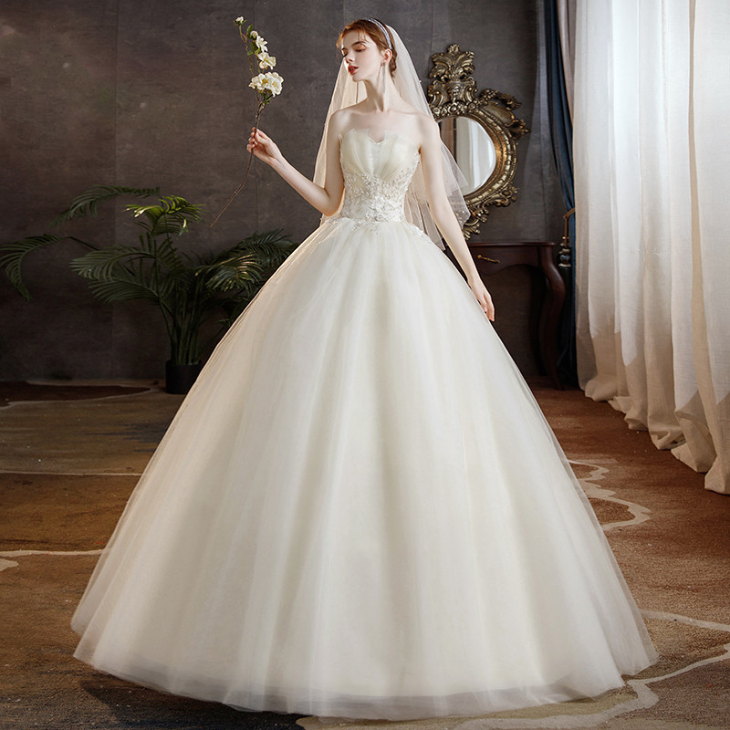 Hosszú esküvői ruha pánt nélküli, Francia erdő ihletésű, könnyű, hálós külső anyag; Poliészter 80%, Len 10%, Acetát 5%, Belső bélés 10%