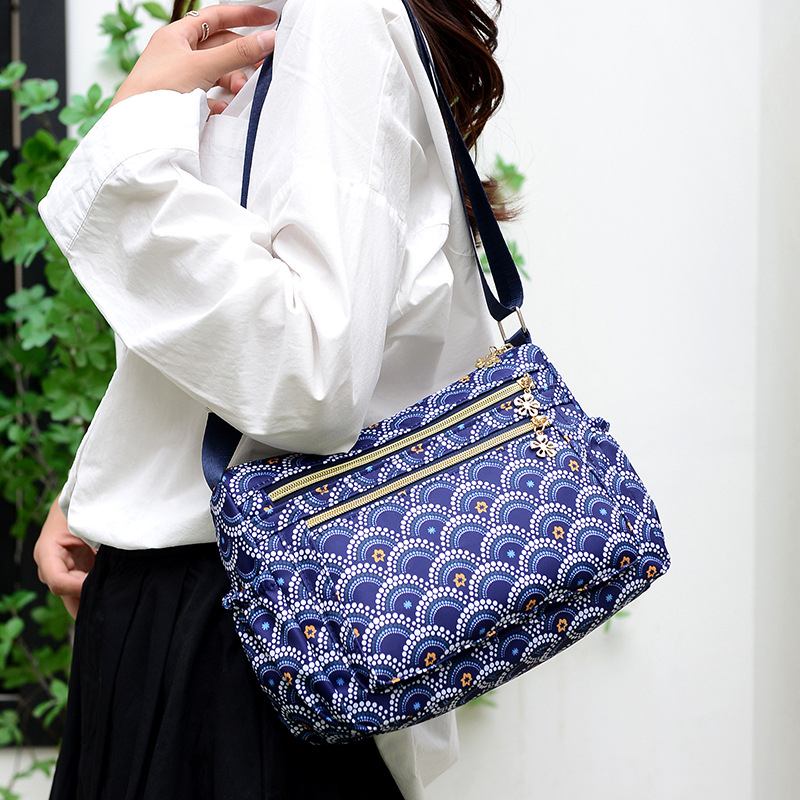 Geantă crossbody de damă în stil Dumpling, din material Oxford impermeabil, cu imprimeu floral, buzunar fermoar și capacitate mare