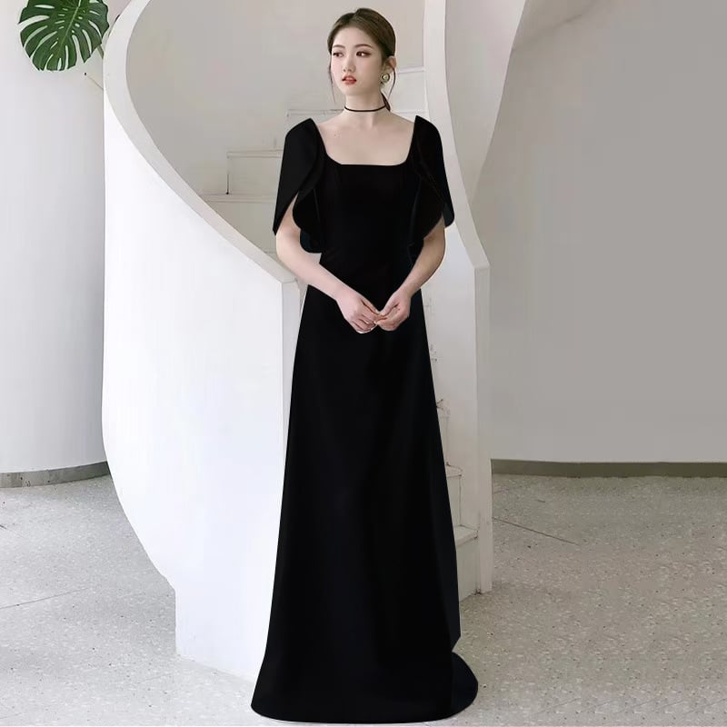 Heburn-stílusú könnyű francia szatén esküvői ruha, háromnegyedes ujjal, hosszú szoknya, középmagas derék, poliészter anyag (70–80%)