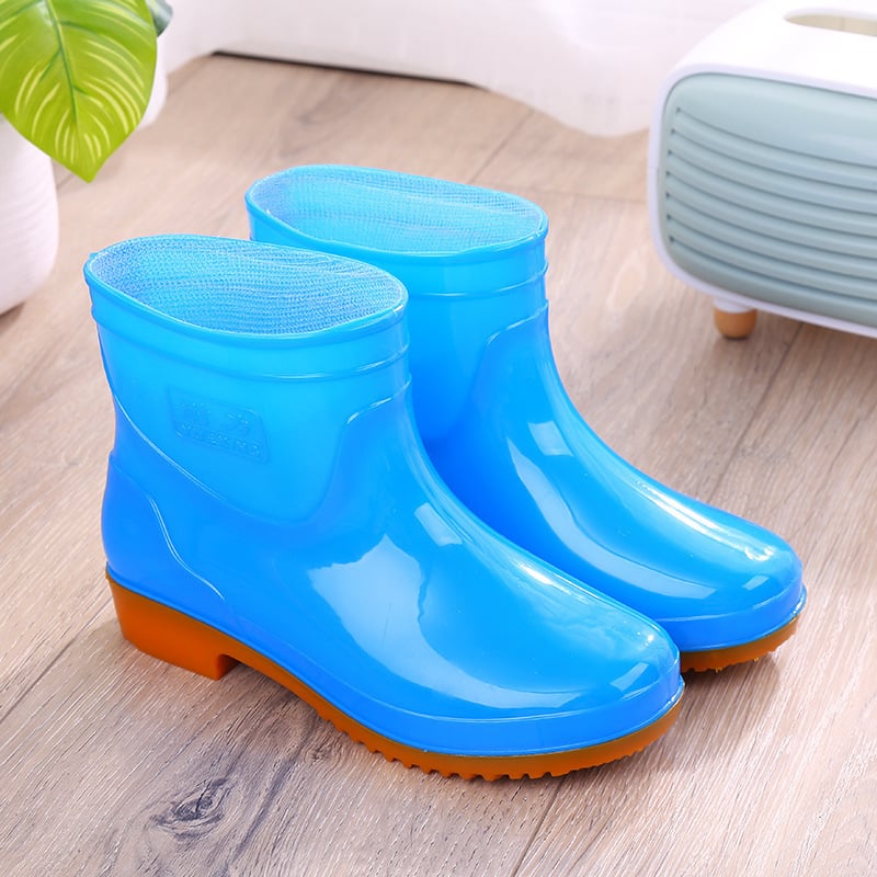 Moteriški lietaus batai, plastikinė viršutinė dalis, trumpas vamzdelis, plokščias kulnas, standartinis storis, išleisti 2022 m. rudens