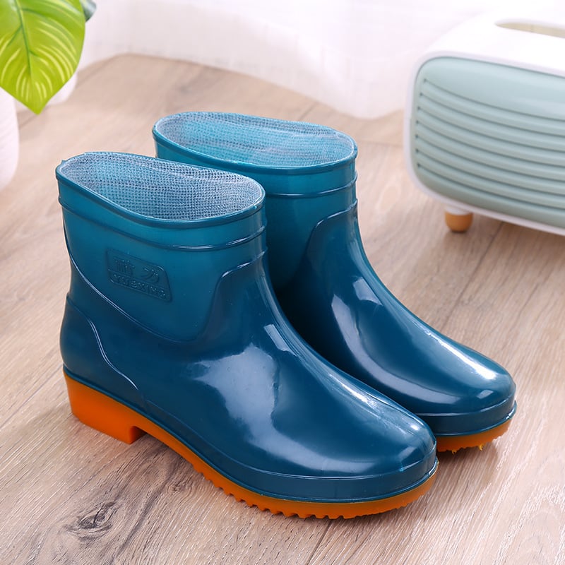 Moteriški lietaus batai, plastikinė viršutinė dalis, trumpas vamzdelis, plokščias kulnas, standartinis storis, išleisti 2022 m. rudens