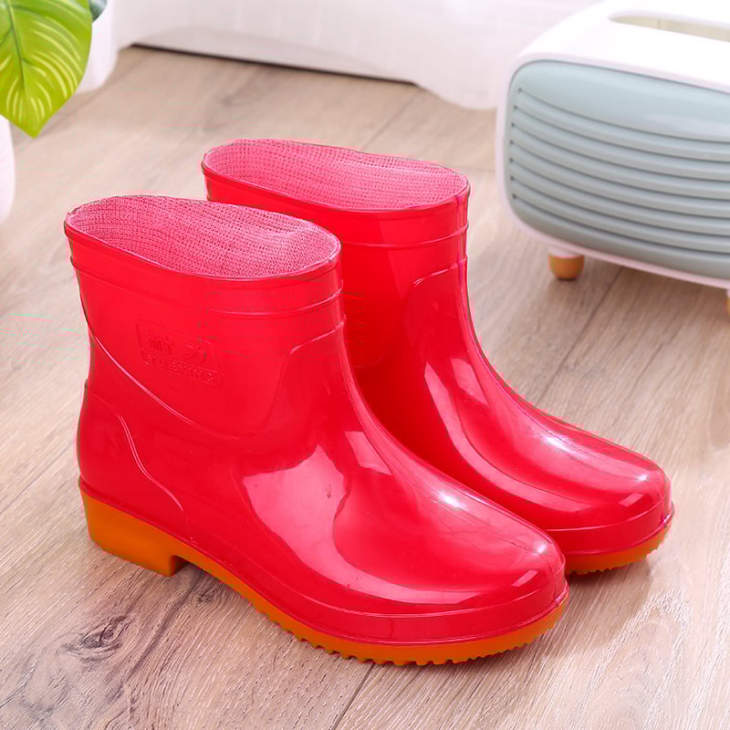 Moteriški lietaus batai, plastikinė viršutinė dalis, trumpas vamzdelis, plokščias kulnas, standartinis storis, išleisti 2022 m. rudens