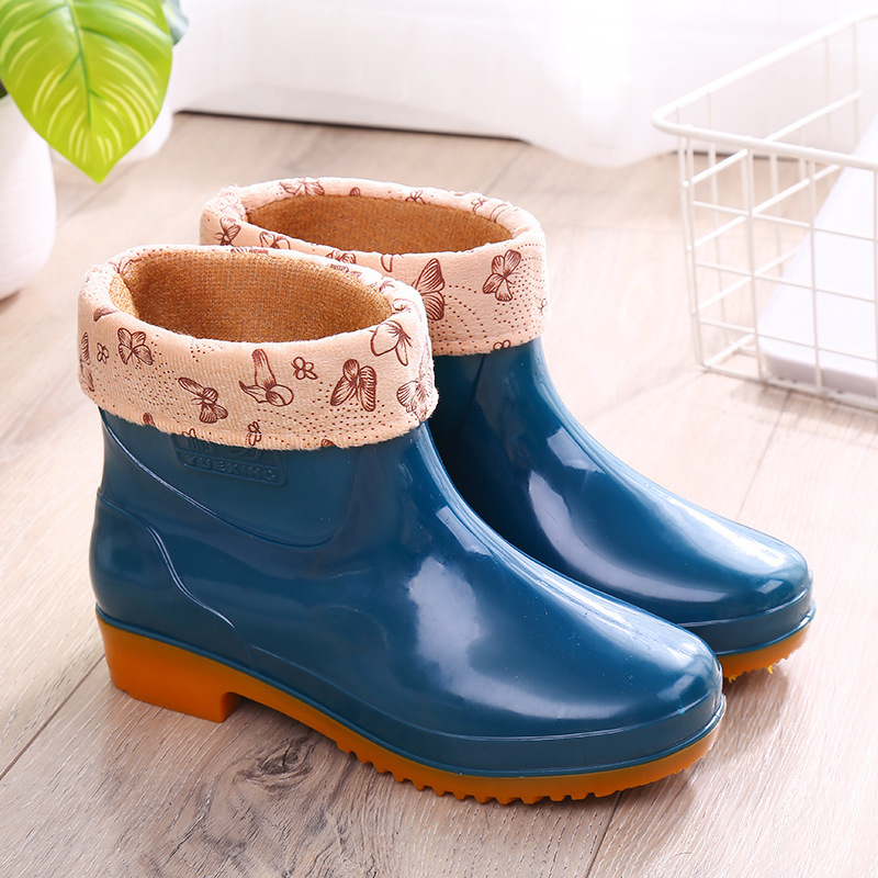 Moteriški lietaus batai, plastikinė viršutinė dalis, trumpas vamzdelis, plokščias kulnas, standartinis storis, išleisti 2022 m. rudens