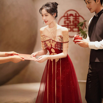 rochie de mireasă talie înaltă, mâneci 3/4, fustă lungă, siluetă prințesă