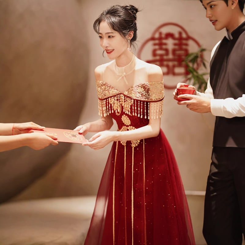 rochie de mireasă talie înaltă, mâneci 3/4, fustă lungă, siluetă prințesă