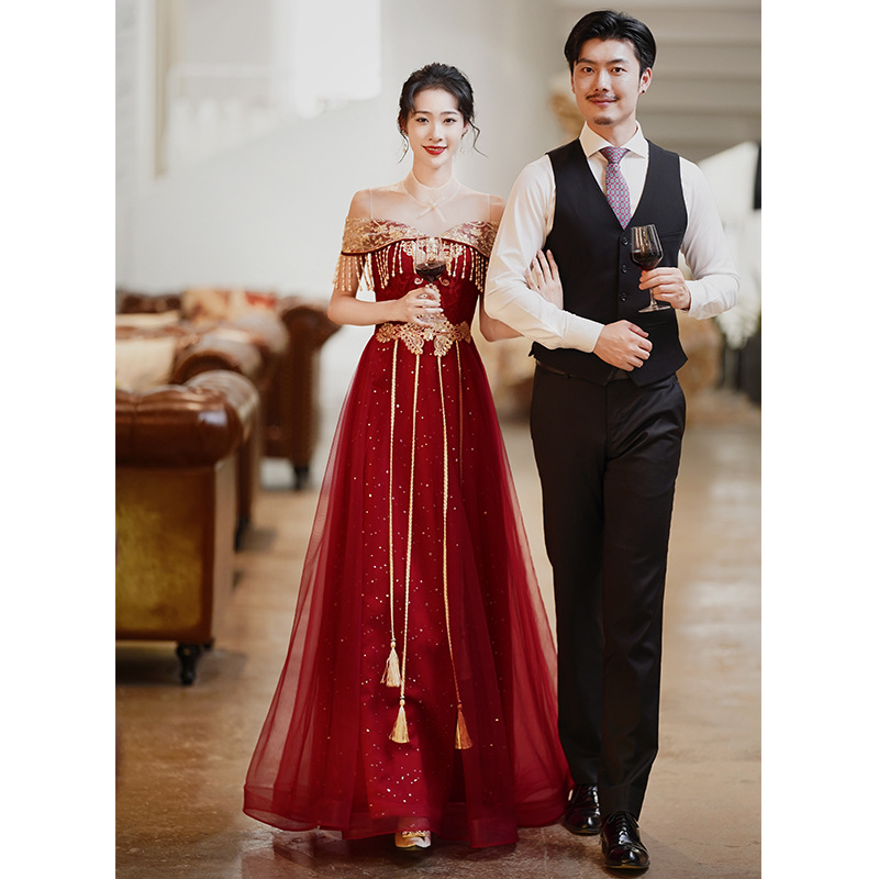 rochie de mireasă talie înaltă, mâneci 3/4, fustă lungă, siluetă prințesă