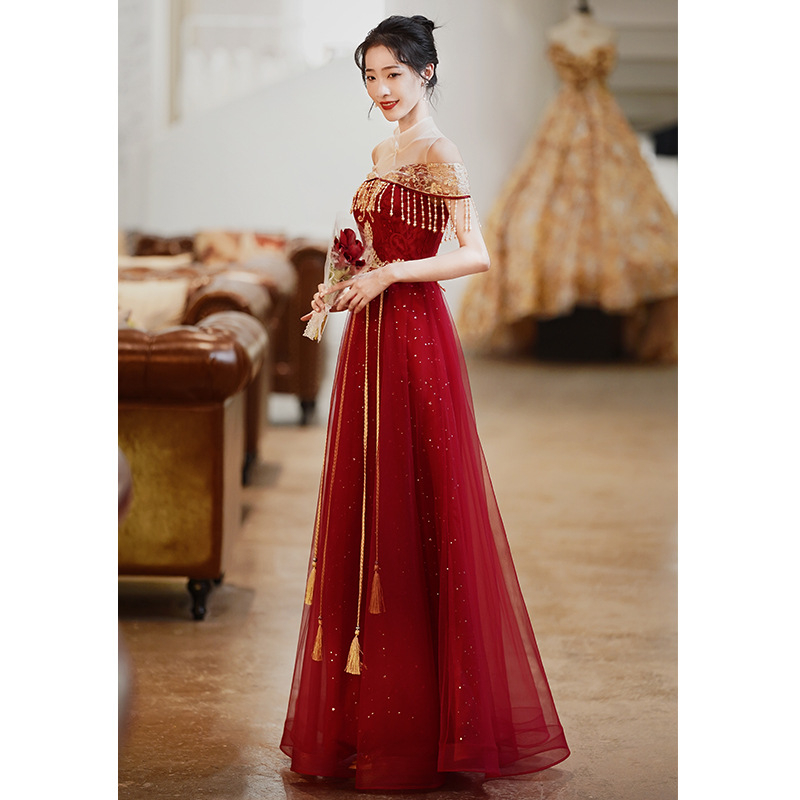 rochie de mireasă talie înaltă, mâneci 3/4, fustă lungă, siluetă prințesă