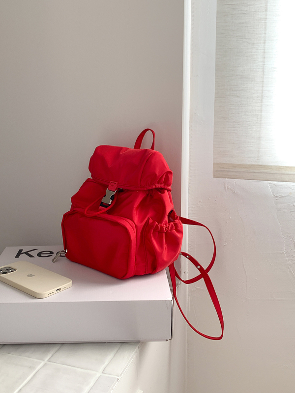 Női nylon hátizsák — városi minimalista stílus, kapacitás 20 L alatt, 8 hüvelykes laptophoz