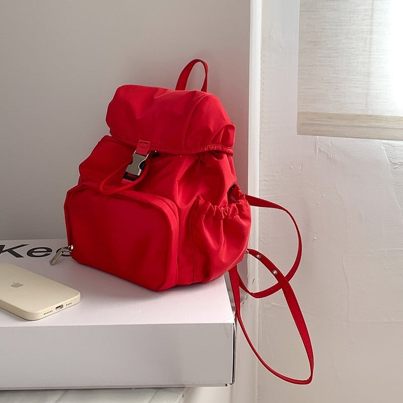 Női nylon hátizsák — városi minimalista stílus, kapacitás 20 L alatt, 8 hüvelykes laptophoz