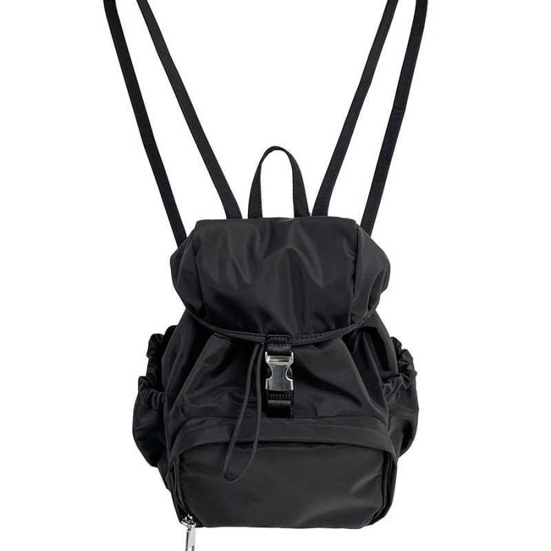 Női nylon hátizsák — városi minimalista stílus, kapacitás 20 L alatt, 8 hüvelykes laptophoz