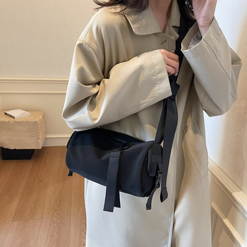 Crossbody torba cilindričnog oblika od Oxford platna, zatvarač, unutarnja džep sa zatvaračem