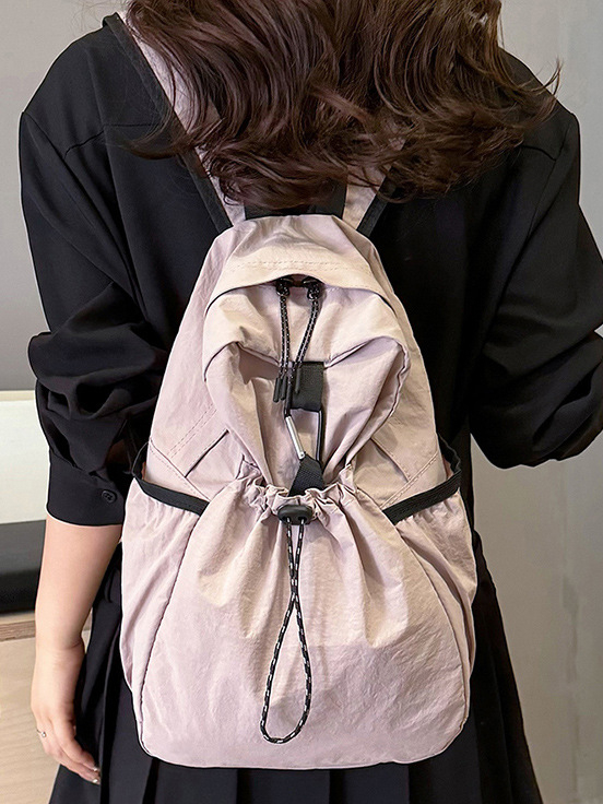 Nylon ultralagan ruksak, kapacitet ispod 20 L, pogodan za 13-inčni prijenosnik