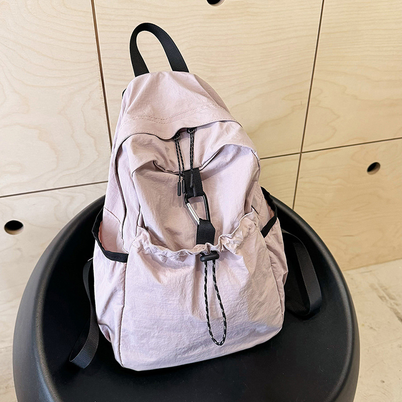Nylon ultralagan ruksak, kapacitet ispod 20 L, pogodan za 13-inčni prijenosnik