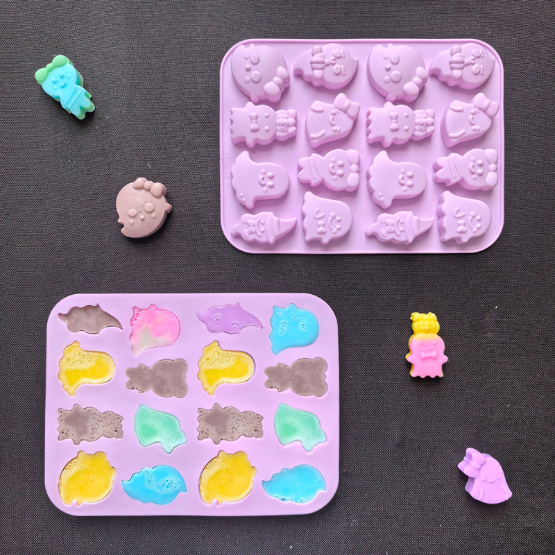 Szilikon mold 16 üreggel, 8 szellem Halloween motívummal – sütéshez, csokoládéhoz és zselékhez