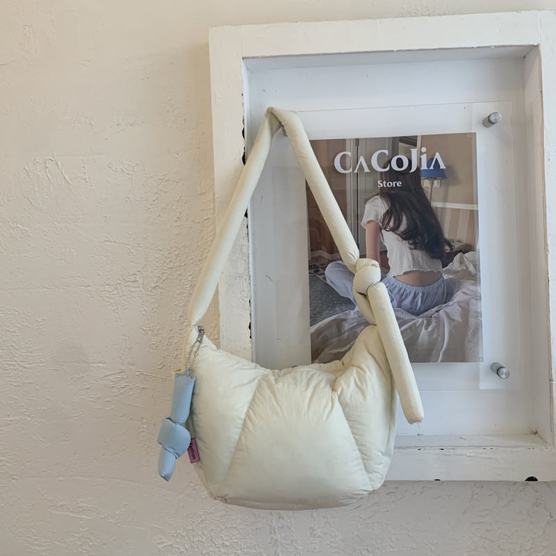 Taška cez rameno v tvare dumpling, čerstvý a sladký štýl, oxford látka, zapínanie na zips, zimné vydanie 2025.