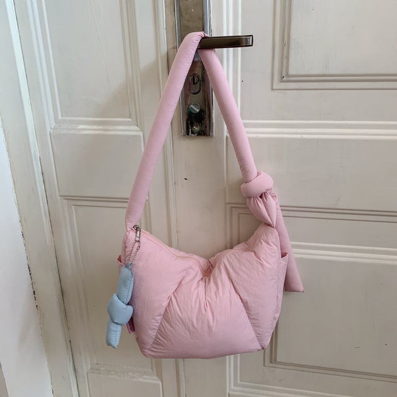 Taška cez rameno v tvare dumpling, čerstvý a sladký štýl, oxford látka, zapínanie na zips, zimné vydanie 2025.