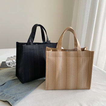 Ženska torba u street stilu, torba od platna, mala kvadratna torba, horizontalni kvadratni oblik, magnetsko kopčanje