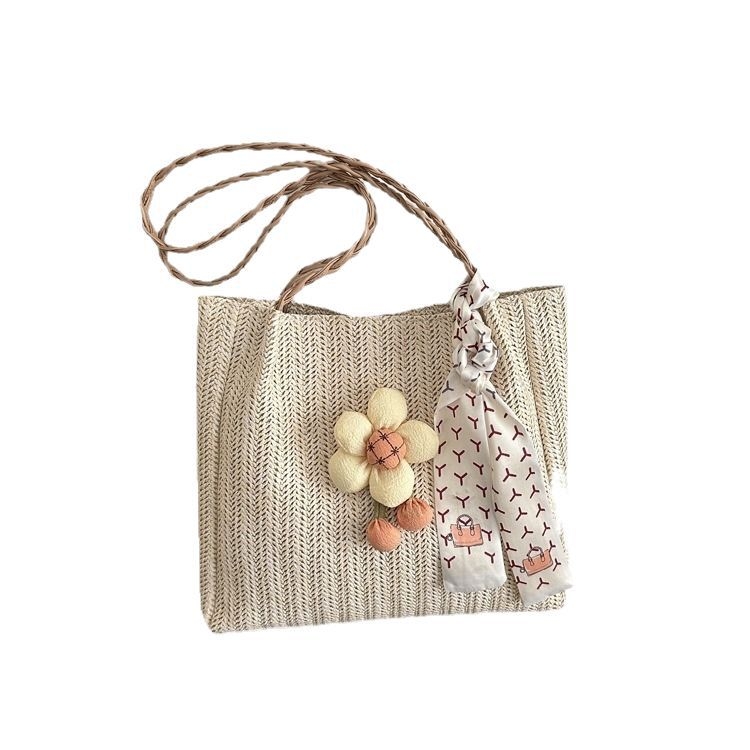 Slamnata tote torba – vertikalnog kvadratnog oblika, magnetsko zatvaranje, poliester podstava, džep za telefon i ID