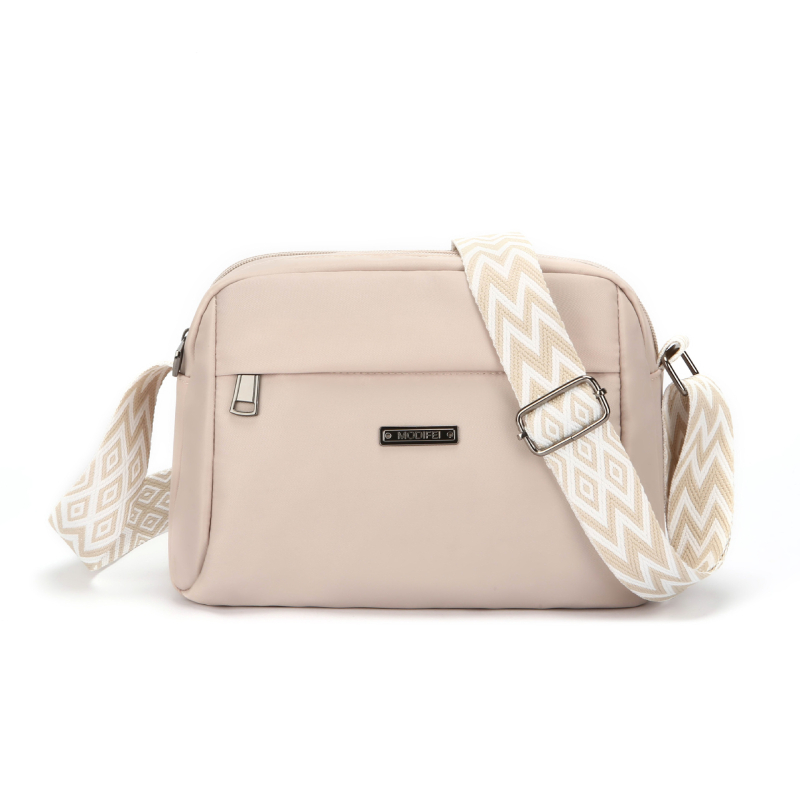 Ženska crossbody torba od najlona; horizontalni kvadratni oblik; zatvarač; Oxford podstava; laminirani unutarnji džep