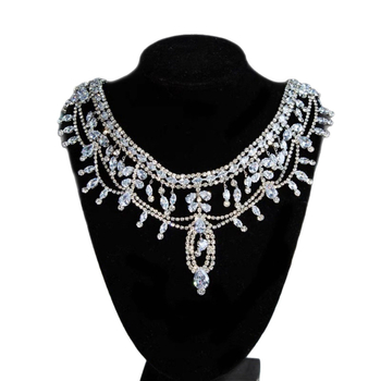 Колие с циркон, геометричен дизайн, многослоено, пролет 2025, лек лукс стил