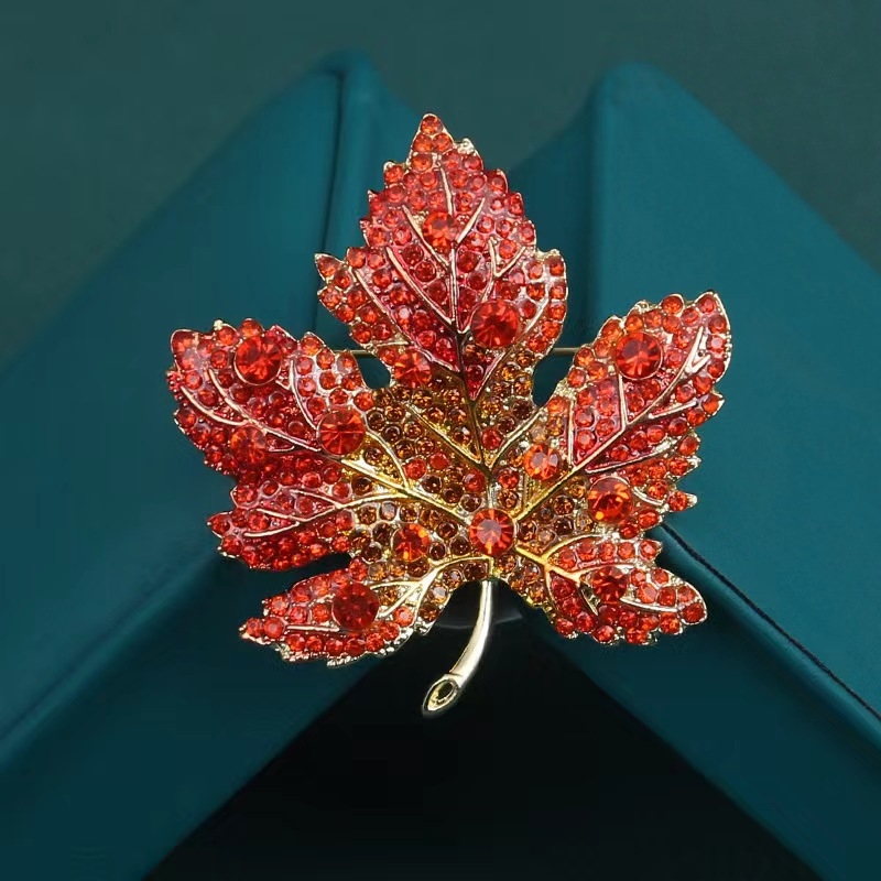 Broš Maple Leaf od legure, stil Y0110 JN, svijetli luksuz, dijamantna obrada
