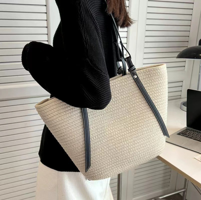 Ženska tote torba od pletene slame, poliester materijal, gradski minimalistički stil, oblik torbe za kupovinu, otvoren način otvaranja