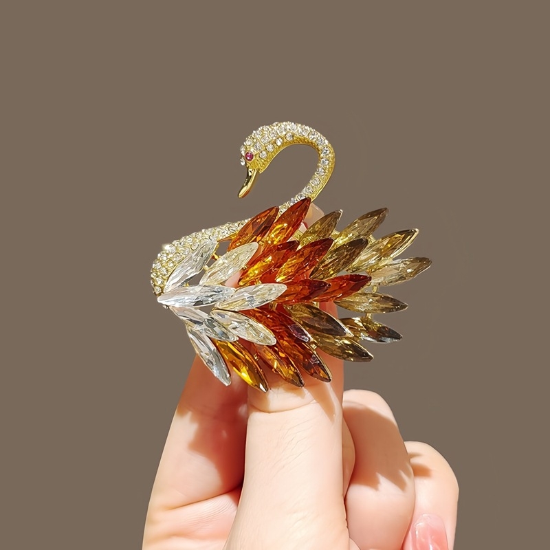 Hattyú kitűző cinkötvözetből, gyémántcsiszolással, őszi 2025 kiadás