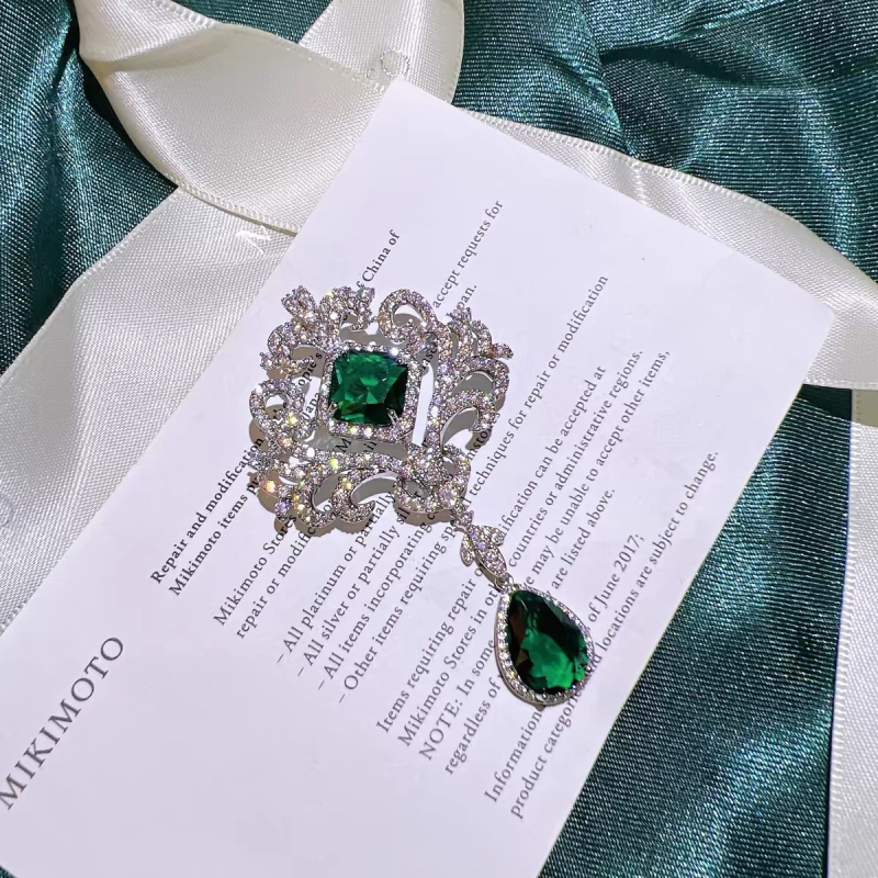 Ženska broš s kineskim nacionalnim stilom i prirodnim dragim kamenjem – elegantan modni dodatak za odjeću