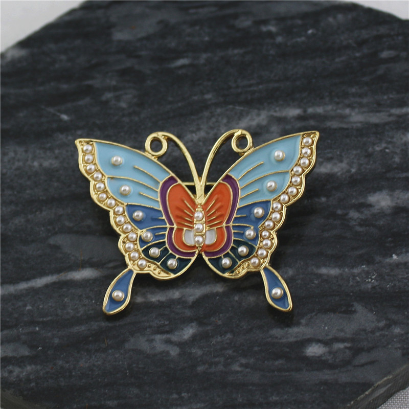 Pin leptir od legure, emajl, motiv insekata, završna obrada kapljica ulja, unisex