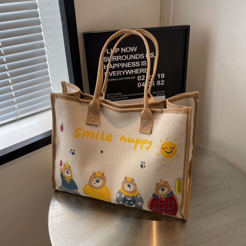Unisex torbica za ruku | poliester, platnena podstava, kružnog oblika, otvor tipa kapka, laminirani zatvarač s unutarnjom džepom, unutarnja džep, jedna naramenica, mekana konstrukcija, proljeće 2025