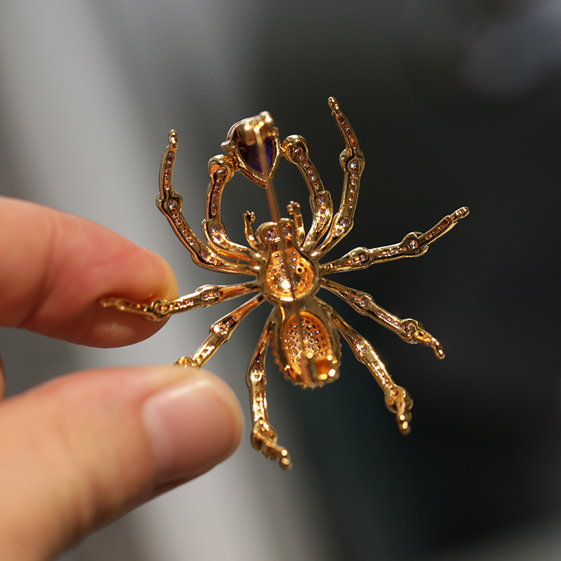 DiliXue Spider broš, pozlaćena s cirkonima, originalni dizajn, luksuzni dodatak za svečano odijelo, Halloween
