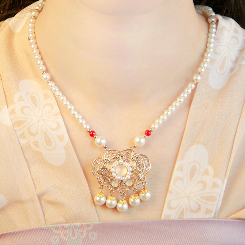 Колие с кръстосана верижка, висулка от майчина перла за деца, Зима 2025