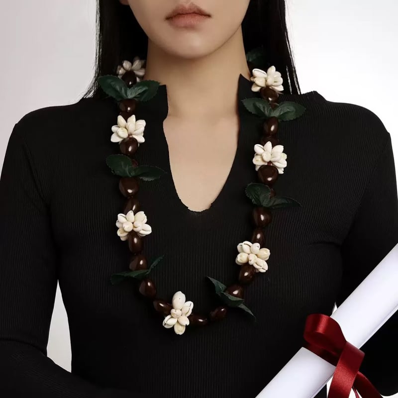 Ghirlandă cu scoici în stil trib European-American pentru absolvire (adult, iarna 2024)