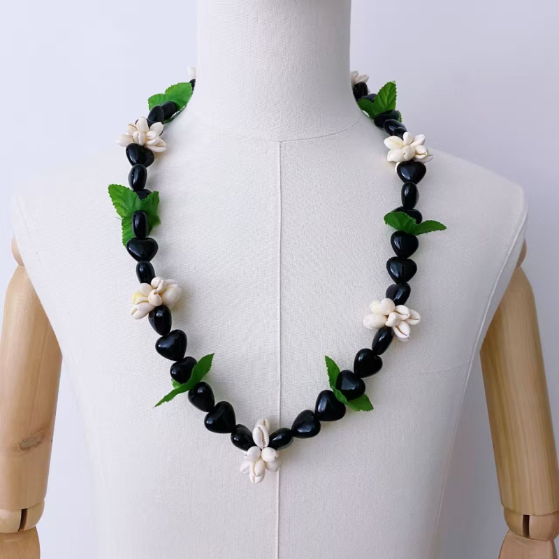 Ghirlandă cu scoici în stil trib European-American pentru absolvire (adult, iarna 2024)