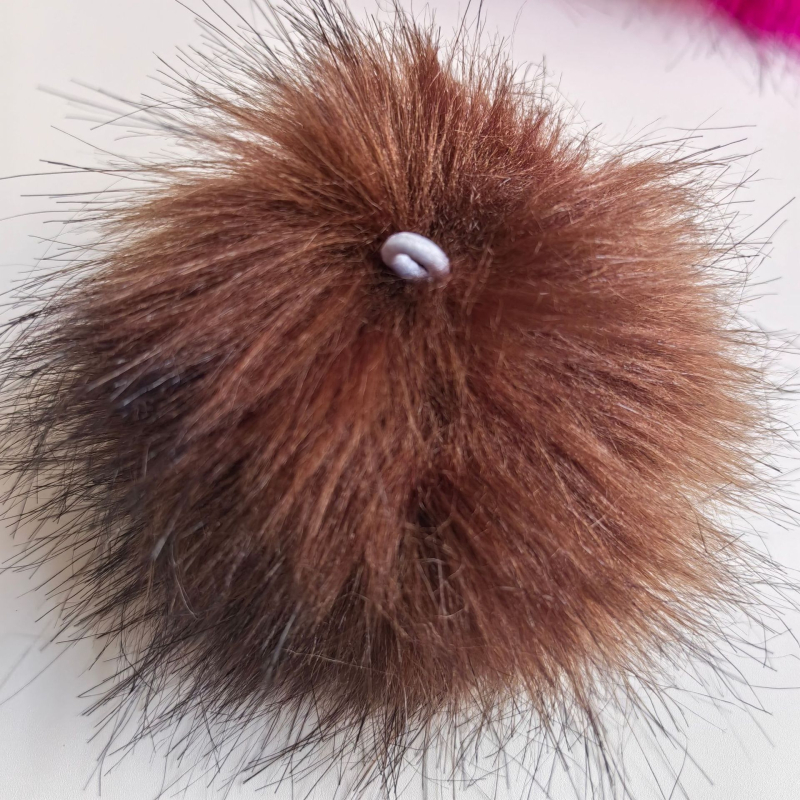 Аксесоари за самоделни бижута — топки от изкуствен лисичи пух за дрехи, обувки и шапки; полиестер; ръчна изработка; етно стил; тотемен мотив