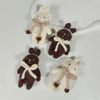 Accesorii decorative în stil Japonez: iepuraș pluș, fular, broșă și pandantiv pentru geantă; bijuterii DIY – set clipsuri pentru păr; pentru adulți; toamnă 2025